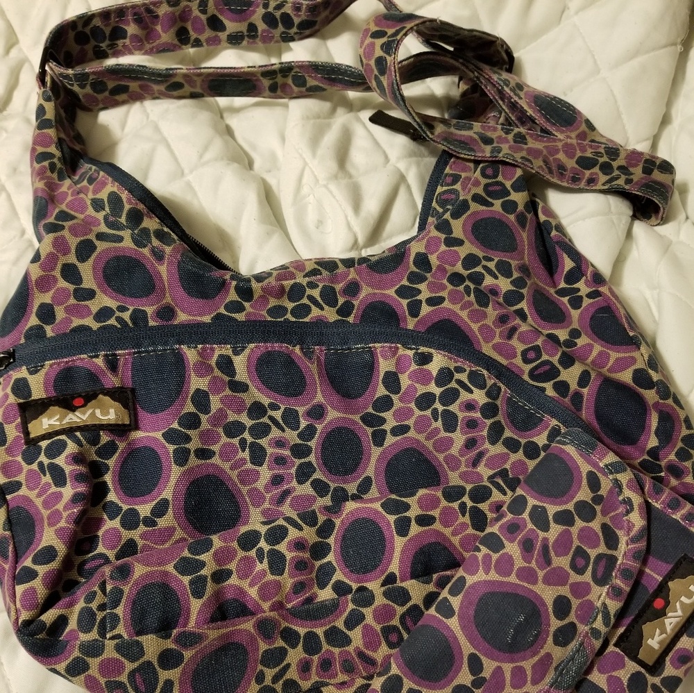 Kavu Mid-size Crossbody with wallet